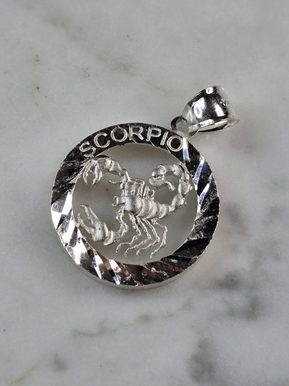 Womens Vintage Estate Sterling Silver Zodiac Scorpio Scorpion Pendant 4.1g E2394